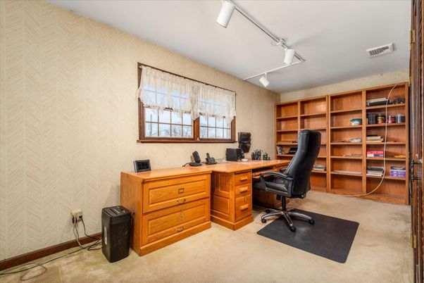 Home Office, Interior