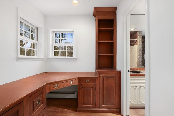 Home Office, Interior, Recessed Lighting, Wood Texture Flooring