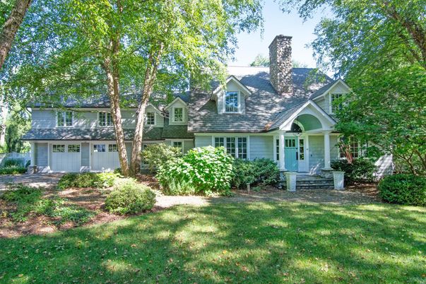 Attached, Exterior, Facade, Cape Cod