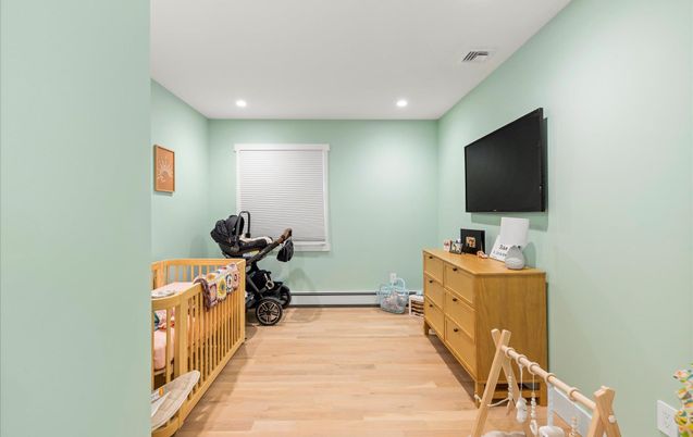 Fitness Equipment, Interior, Recessed Lighting, Wood Texture Flooring