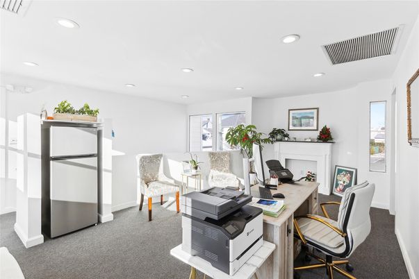 Fireplace, Interior, Living room, Recessed Lighting