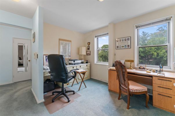 Home Office, Interior