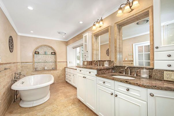 Bathroom, Dual Sink Vanities, Free Standing Baths, Interior, Recessed Lighting
