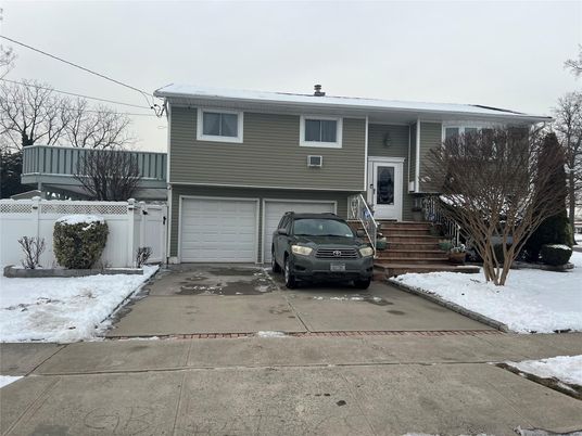 Attached, Exterior, Facade, Raised Ranch