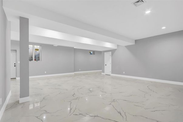 Empty room, Interior, Marble, Recessed Lighting