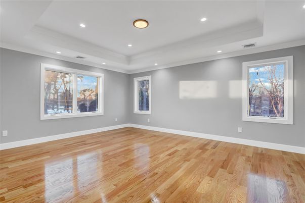 Empty room, Interior, Recessed Lighting, Wood Texture Flooring