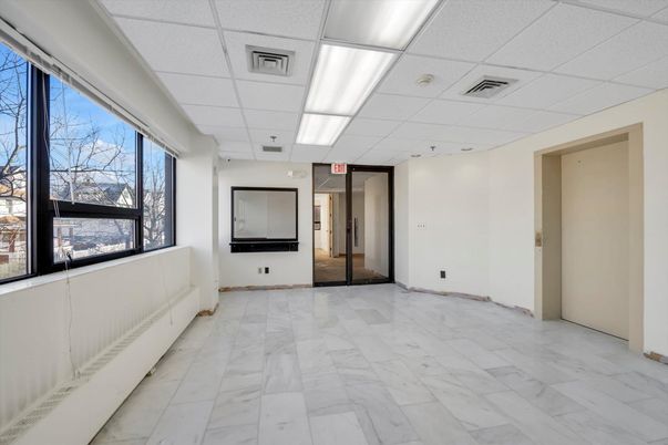 Empty room, Interior, Marble, Recessed Lighting