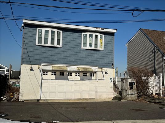 Attached, Exterior, Facade, Rowhouse