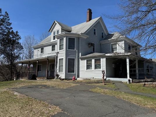 Exterior, Facade, Queen Anne Victorian
