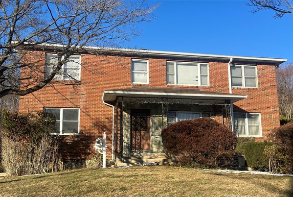 Exterior, Facade, Brick Facade, American Foursquare