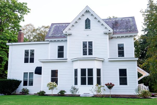 Exterior, Facade, Farmhouse
