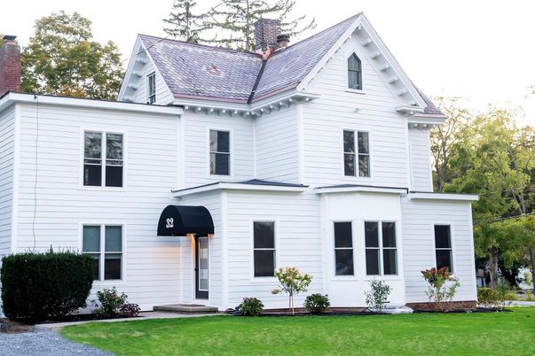 Exterior, Facade, Farmhouse