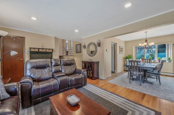 Chandelier, Dining room, Interior, Living room, Recessed Lighting, Wood Texture Flooring