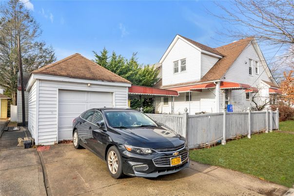 Detached Garage, Exterior