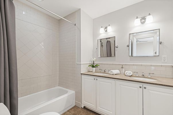 Bathroom, Dual Sink Vanities, Interior