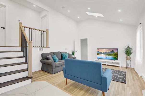 Interior, Living room, Recessed Lighting, Wood Texture Flooring
