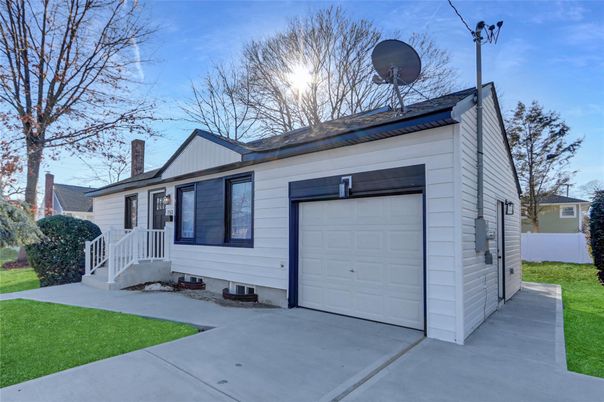 Detached Garage, Exterior