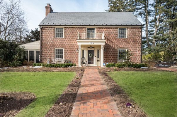 Exterior, Facade, Brick Facade, Georgian