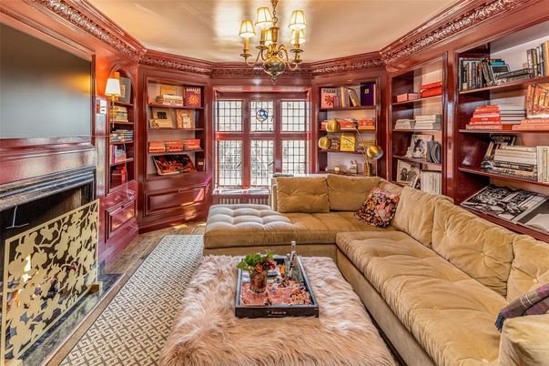 Chandelier, Interior, Living room