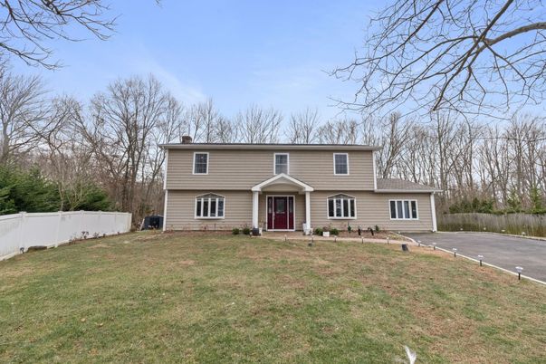 Backyard, Exterior, Facade, Split Level