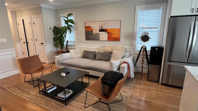 Interior, Living room, Recessed Lighting, Wood Texture Flooring