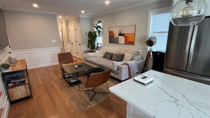 Interior, Living room, Recessed Lighting, Wood Texture Flooring