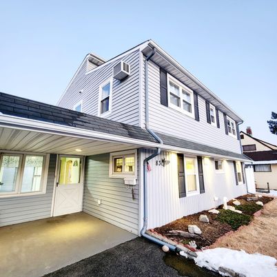Attached, Exterior, Facade, Farmhouse