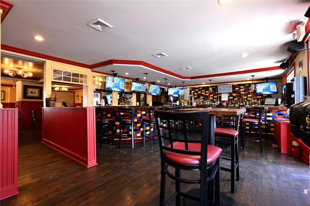 Interior, Pendant Lights, Recessed Lighting, Wood Texture Flooring