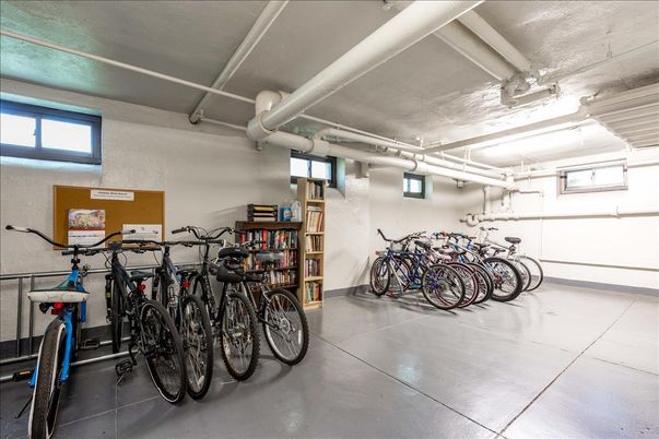 Garage, Interior