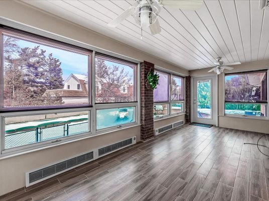 Empty room, Interior, Sun Room, Wood Texture Flooring