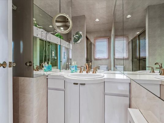 Bathroom, Dual Sink Vanities, Interior
