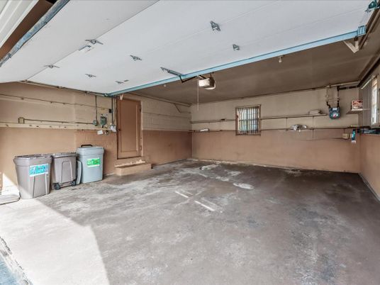 Garage, Interior, Washer