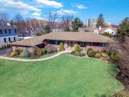 Backyard, Exterior, Facade, Brick Facade, Ranch