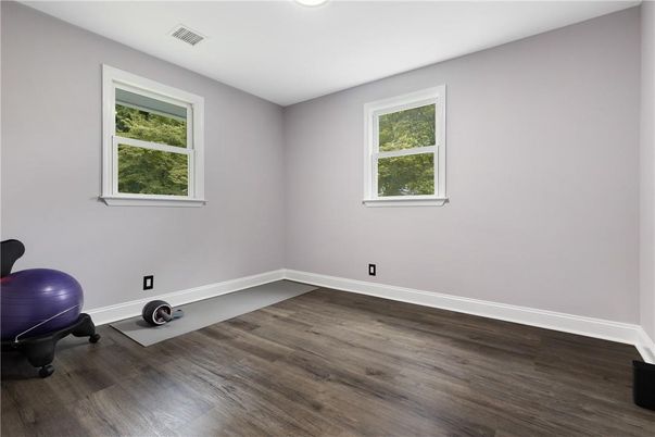 Fitness Equipment, Interior, Recessed Lighting, Wood Texture Flooring