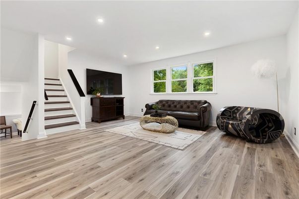 Interior, Recessed Lighting, Wood Texture Flooring