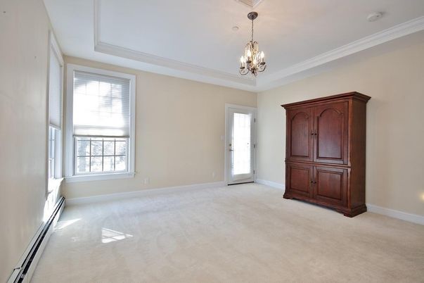 Chandelier, Empty room, Interior, Pendant Lights