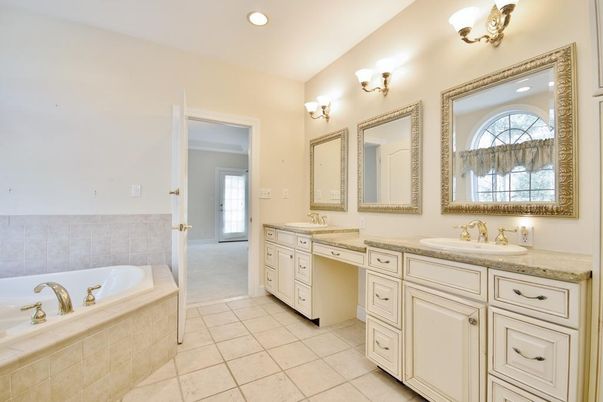 Bathroom, Dual Sink Vanities, Interior, Recessed Lighting