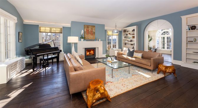 Fireplace, Interior, Living room, Pendant Lights, Piano, Wood Texture Flooring