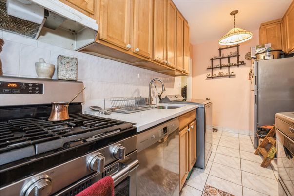 Interior, Kitchen, Pendant Lights, Stainless Steel Appliances