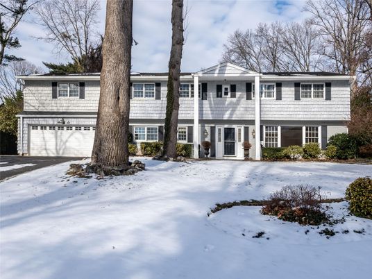 Attached, Exterior, Facade, Raised Ranch