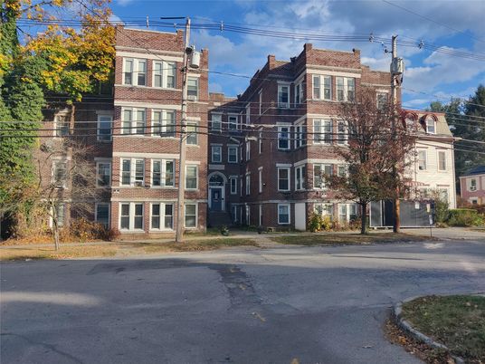 Exterior, Facade, Rowhouse