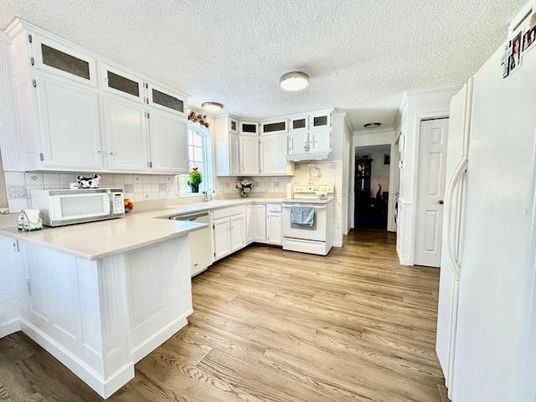Interior, Kitchen, Wood Texture Flooring