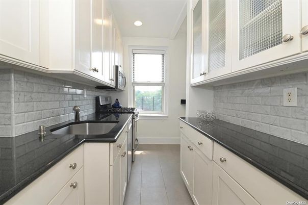 Interior, Kitchen, Marble Walls, Recessed Lighting