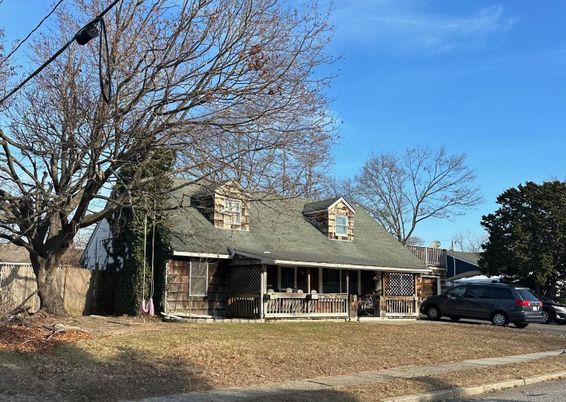 Exterior, Facade, Cape Cod
