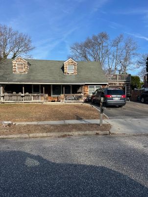 Exterior, Facade, Cape Cod
