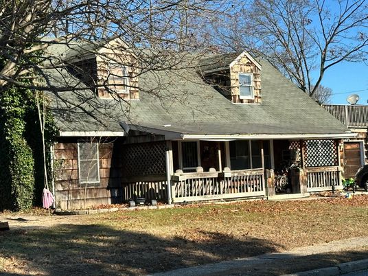 Exterior, Facade, Cape Cod