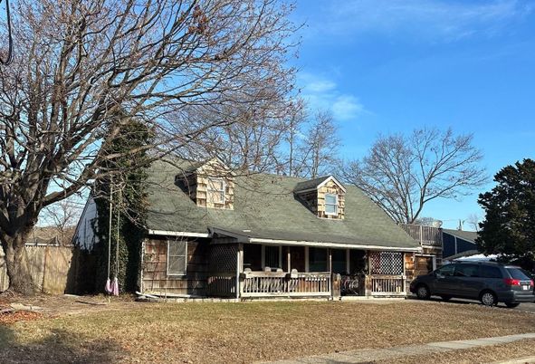 Exterior, Facade, Cape Cod
