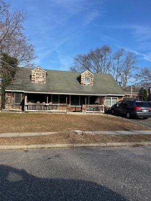 Exterior, Facade, Cape Cod