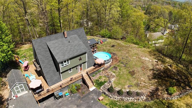 Exterior, Drone