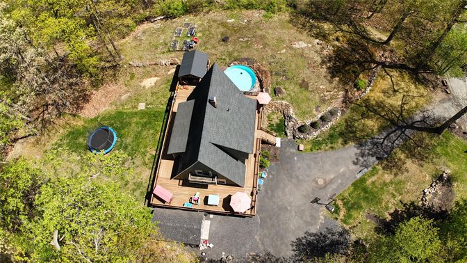 Exterior, Drone
